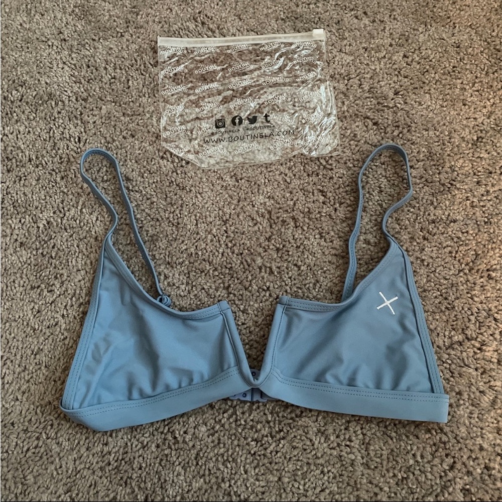 BoutineLA slate blue v-cut top - Picture 2 of 5